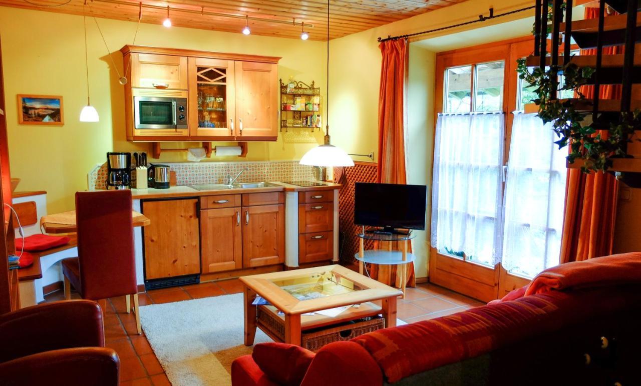 Ferienwohnung Roesslstube ルーポルディング エクステリア 写真